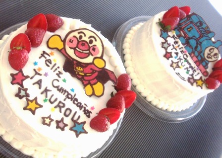 Mari S Pastry デザイン指定 卵なしのお誕生日ケーキ アンパンマンとトーマス