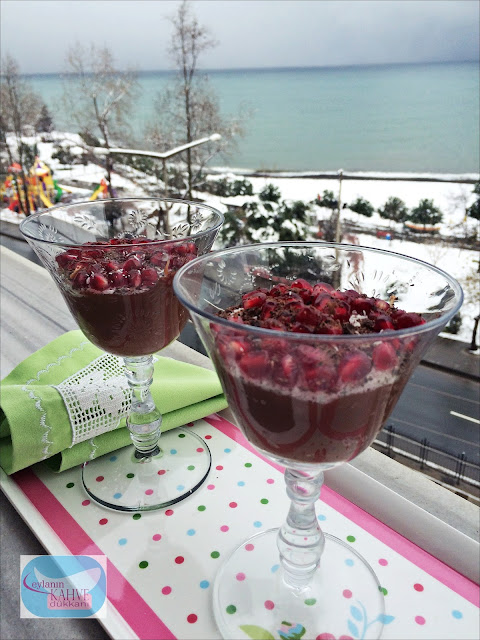 ev yapımı çikolatalı puding , ev yapımı puding, keçiboynuzu unu, keçiboynuzu unlu puding