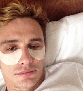 http://4.bp.blogspot.com/-6fDbPPyYYYU/UgyZ2mbKG1I/AAAAAAABLeA/R-sT4a9W41s/s1600/Worst+Celebrity+Selfies-James-Franco.jpg
