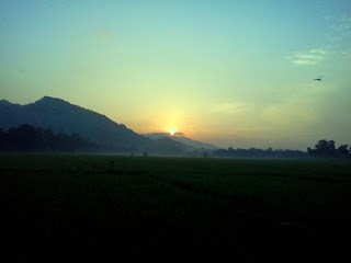 Pagi di Pasar Krempyeng Desa Sundul Pagi di Pasar Krempyeng Desa Sundul