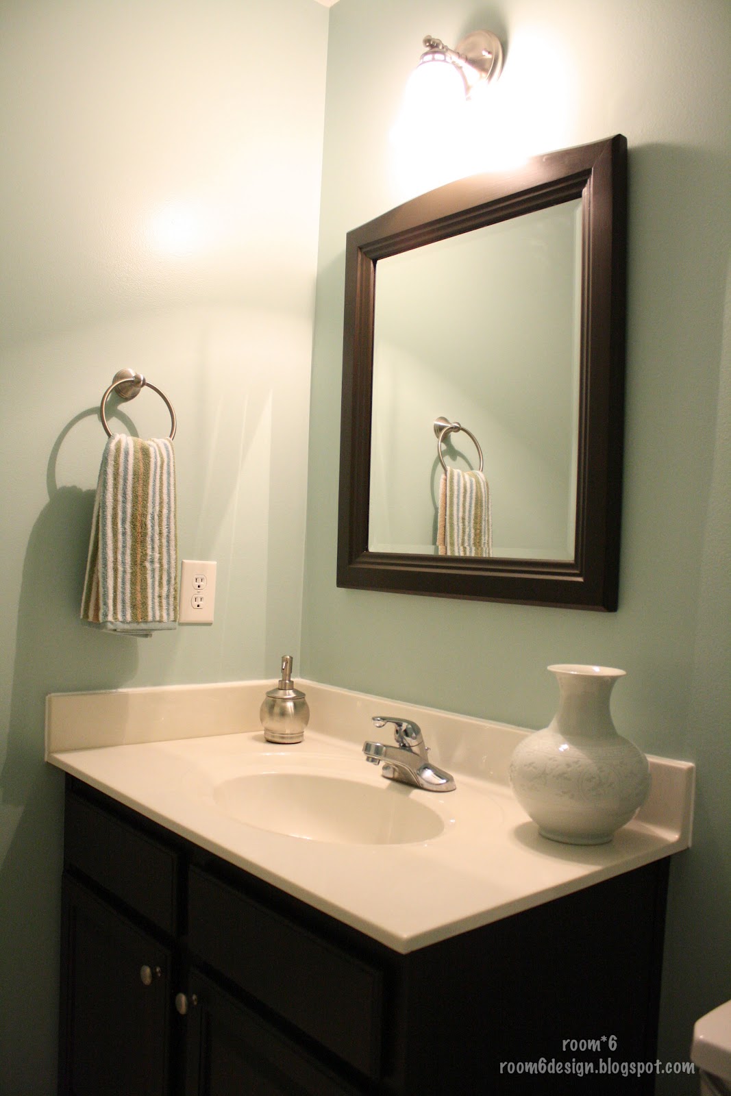 room*6: The Powder Room is FINISHED!