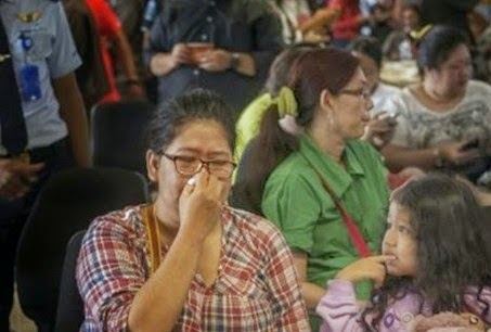 ΈΖΗΣΑΝ ΑΠΟ ΘΑΥΜΑ: Δείτε πως γλίτωσε η δεκαμελής οικογένεια από την μοιραία πτήση της AirAsia! ΈΖΗΣΑΝ ΑΠΟ ΘΑΥΜΑ