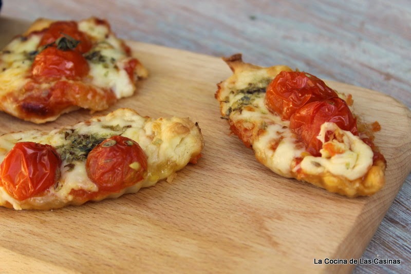 La Cocina de las Casinas Cherrys, Salsa de Tomate, Queso Crema y Orégano