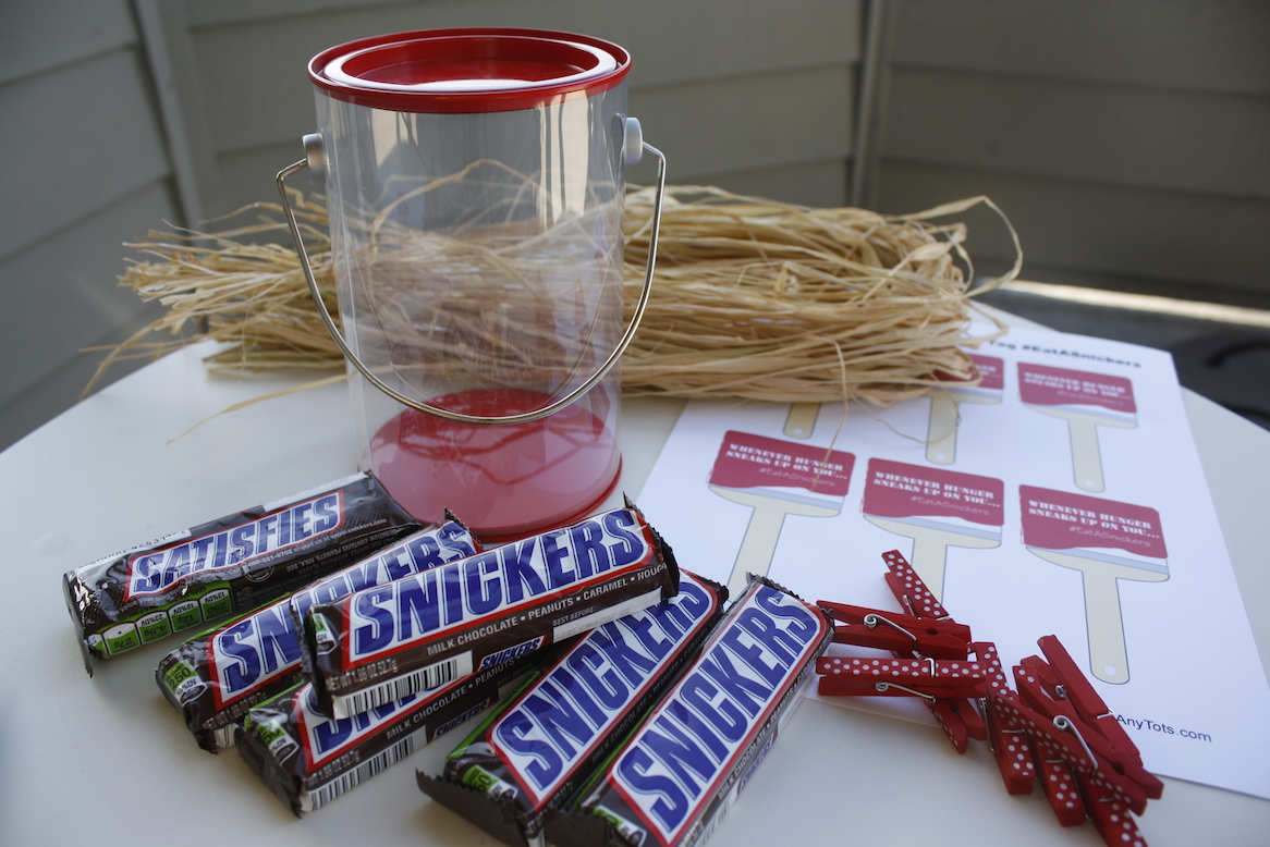 Paint Bucket Treat Gift Idea + Free Printable Paint Brush Gift Tag