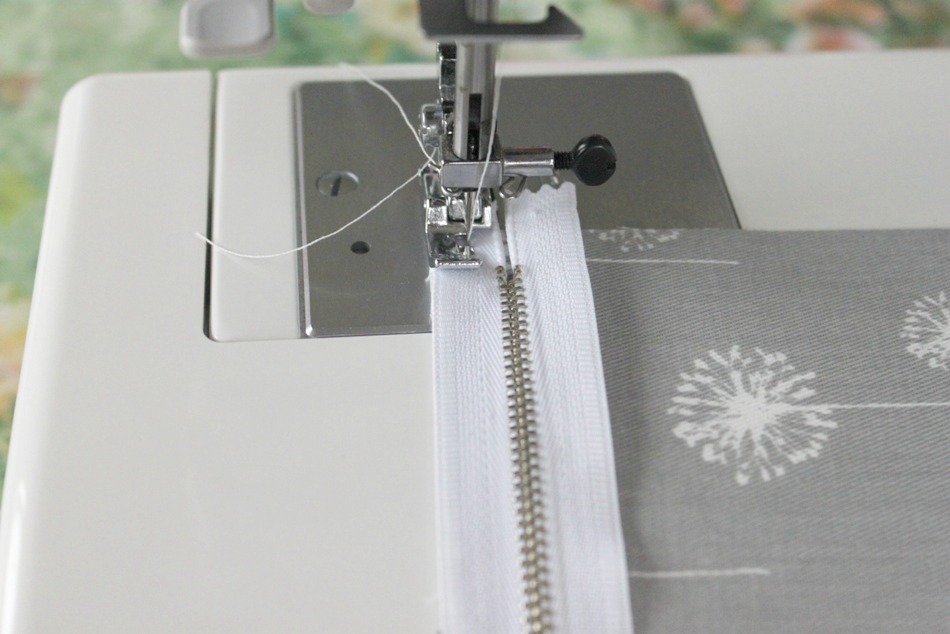 Simple Zip Pouch Tutorial For Beginners Sew Delicious