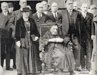 Maria Isabella Henrica Van Boeckel gevierd als honderdjarige. Ons Volk 23-09-1934 Maria Isabella Henrica Van Boeckel gevierd als honderdjarige. Ons Volk 23-09-1934