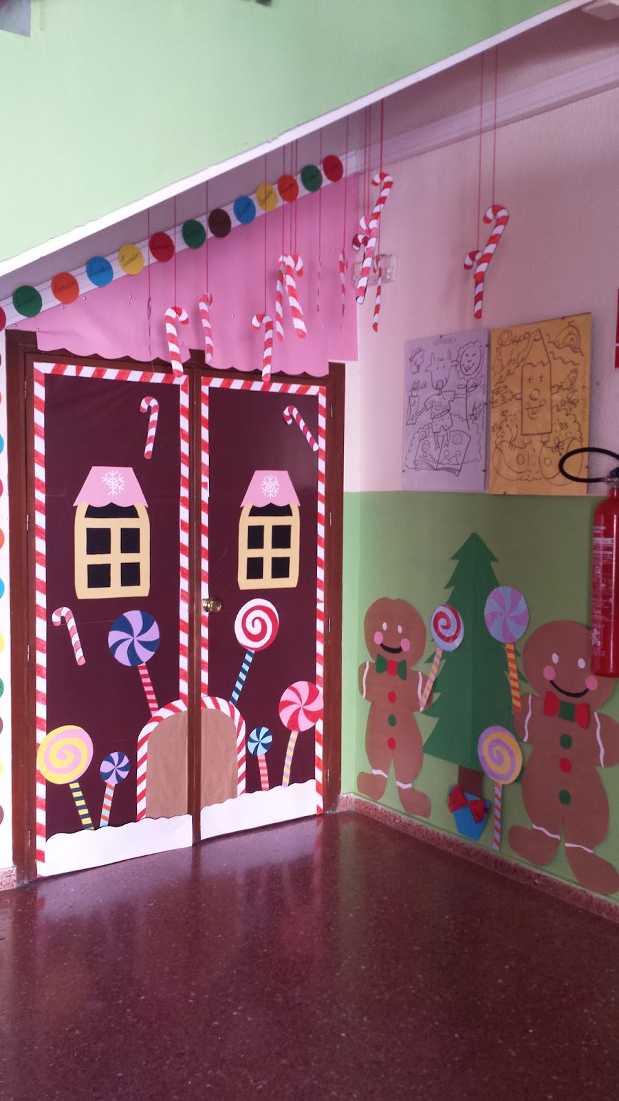 CEIP Virgen del Carmen: DECORACIÓN DE PUERTAS NAVIDEÑAS EN PRIMARIA.
