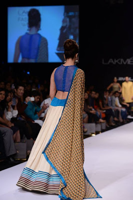 Prachi Desai Walk the ramp on Lakme Fashion Week-2013
