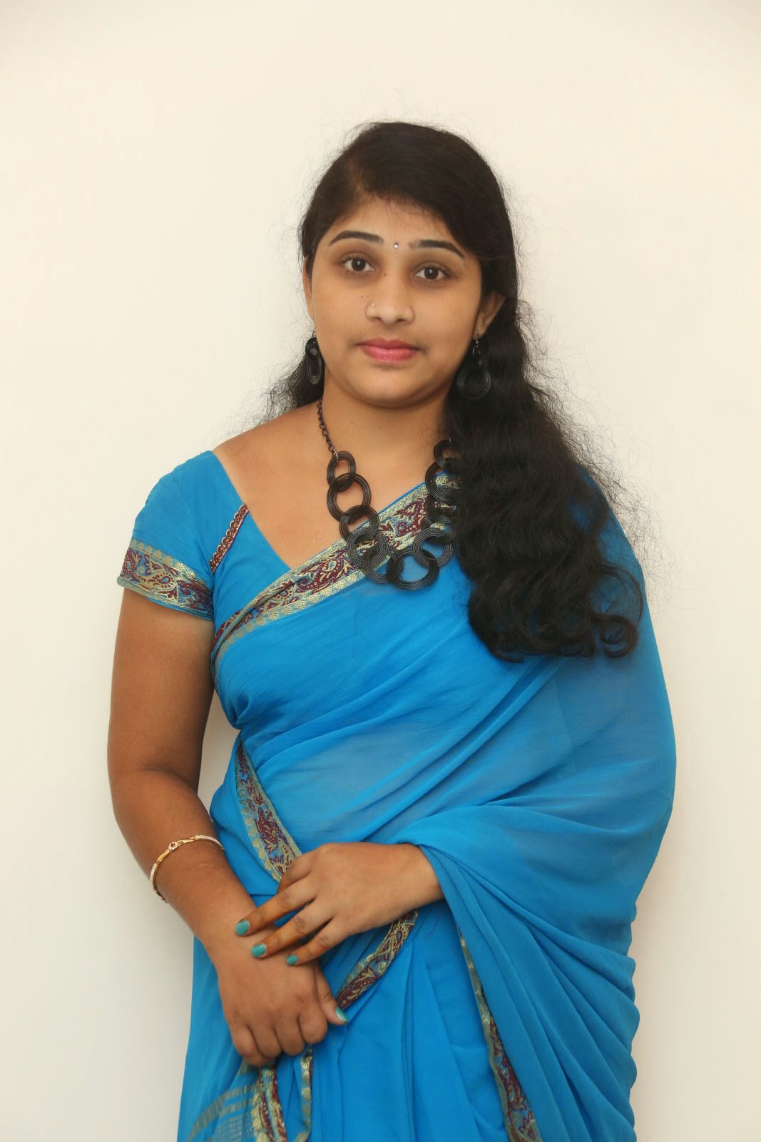 Tamil Heroine Radhika Photos In Saree - HD Latest Tamil Actress, Telugu