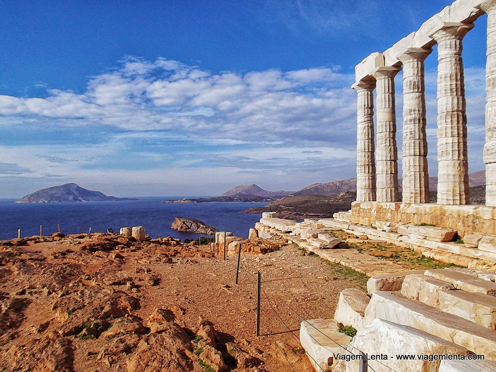 Viagem a Sounio Cape, litoral grego do Mar Egeu - Templo de Poseidon Viagem a Sounio Cape, litoral grego do Mar Egeu - Templo de Poseidon
