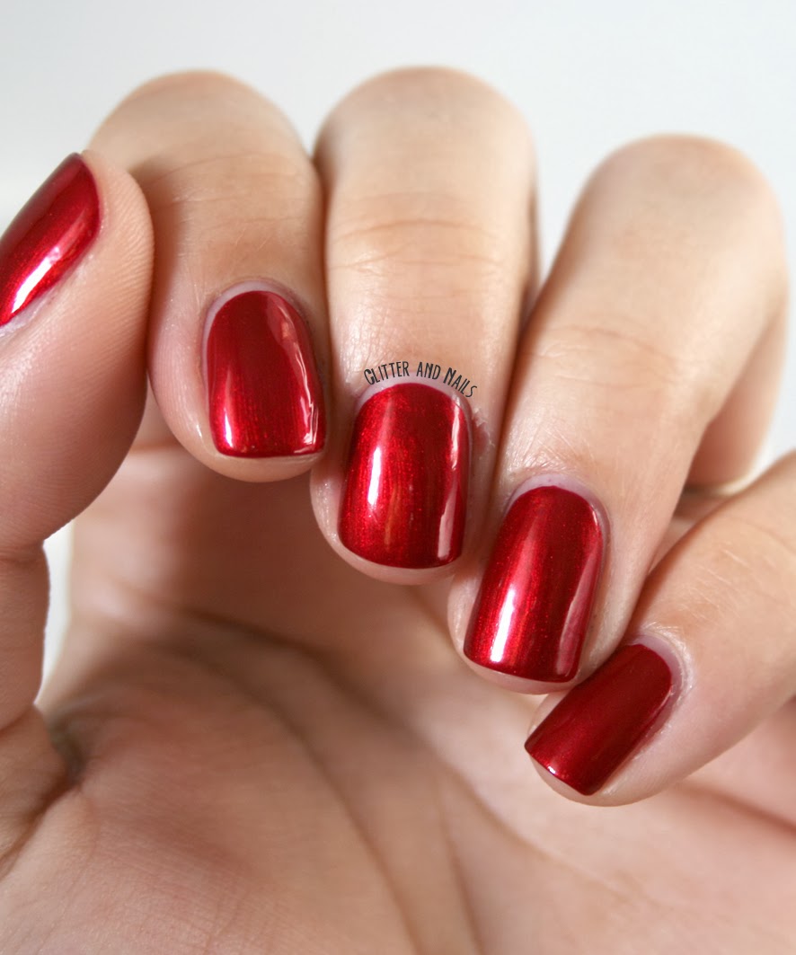 Glitter and nails: christmas spirit & candy cane. opi in my santa suit Glitter and Nails: Christmas Spirit & Candy Cane. OPI In my Santa Suit