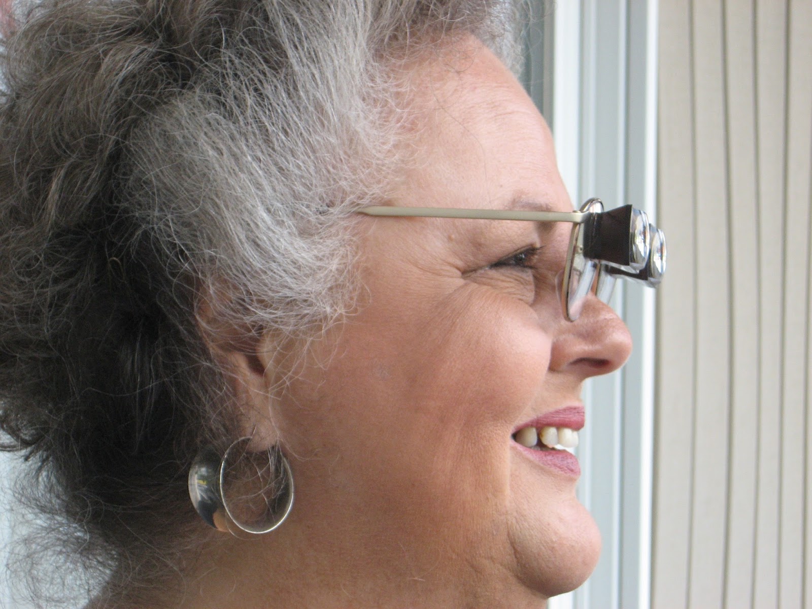 Low Vision Eyeglasses Guide for Macular Degeneration Eyeglasses Low