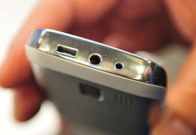 http://4.bp.blogspot.com/-6rfkak-Rbj4/T03KLilE_yI/AAAAAAAAGag/FY9EkNmlZ5I/s1600/5-MWC-2012-Nokia-Asha-302-and-203-Hands-On.jpg