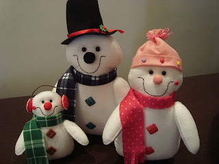 Bonecos de neve feitos em feltro Bonecos de neve feitos em feltro