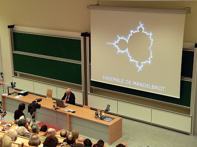 Mandelbrot hablando de fractales