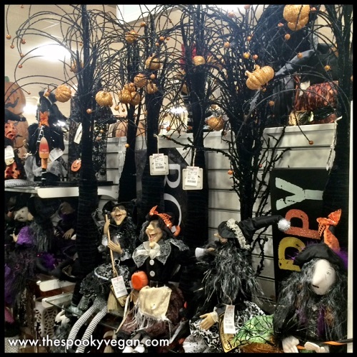 some spooky things i found in tj maxx/homegoods in NC : r/halloween