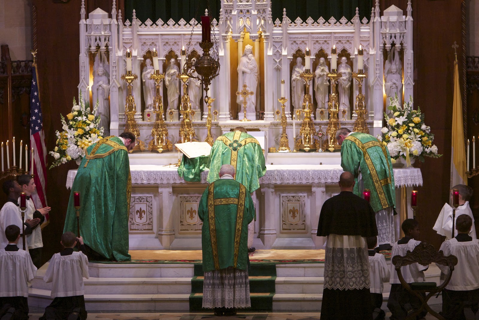 Te Deum laudamus! Photos Solemn High Pontifical Mass with