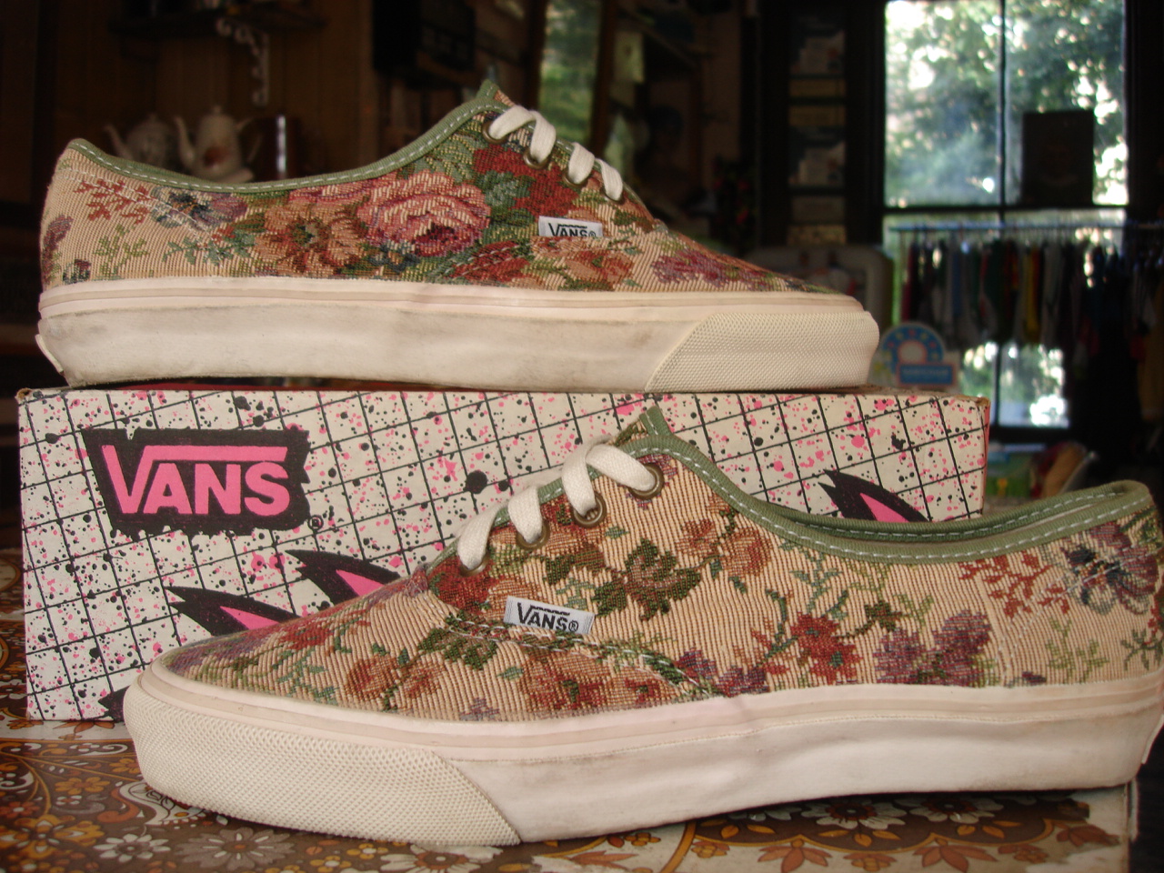 theothersideofthepillow vintage VANS shoes FLORAL TEA TAPESTRY print