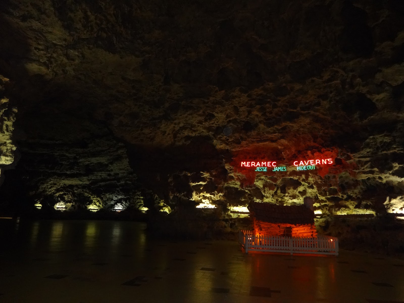 Craves Caves Graves Meramec Caverns The Greatest Show Under