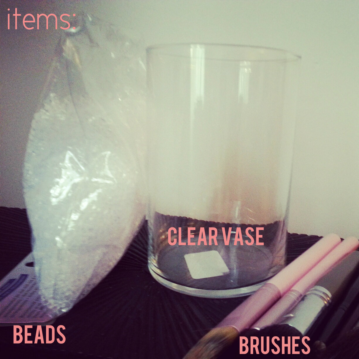 Makeup Brush Holder {Beauty 101} Beauty Parler