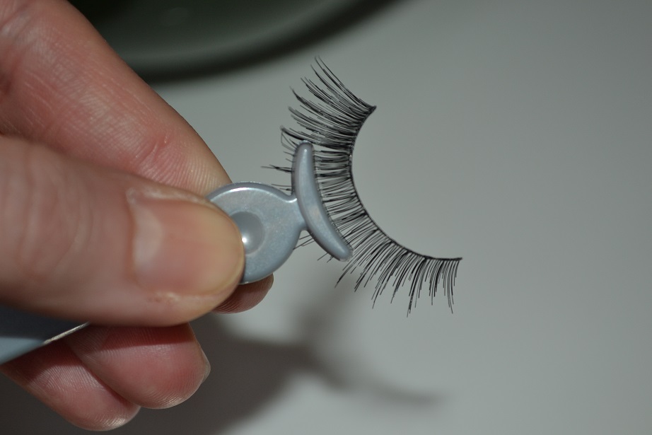 Eylure Naturals Lash Starter Kit eylure-lash-applicator