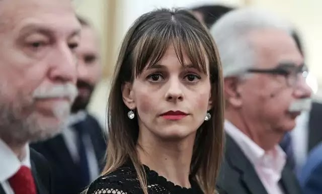 ΔΕΙΤΕ τα 2 βίντεο της κουμμουνιστριας Έφη Αχτσιόγλου! που θέλει να διαγράψει ΔΕΙΤΕ τα 2 βίντεο της κουμμουνιστριας Έφη Αχτσιόγλου! που θέλει να διαγράψει