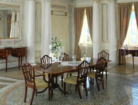 Muebles y decoración de interiores: los diseños italianos de comedores