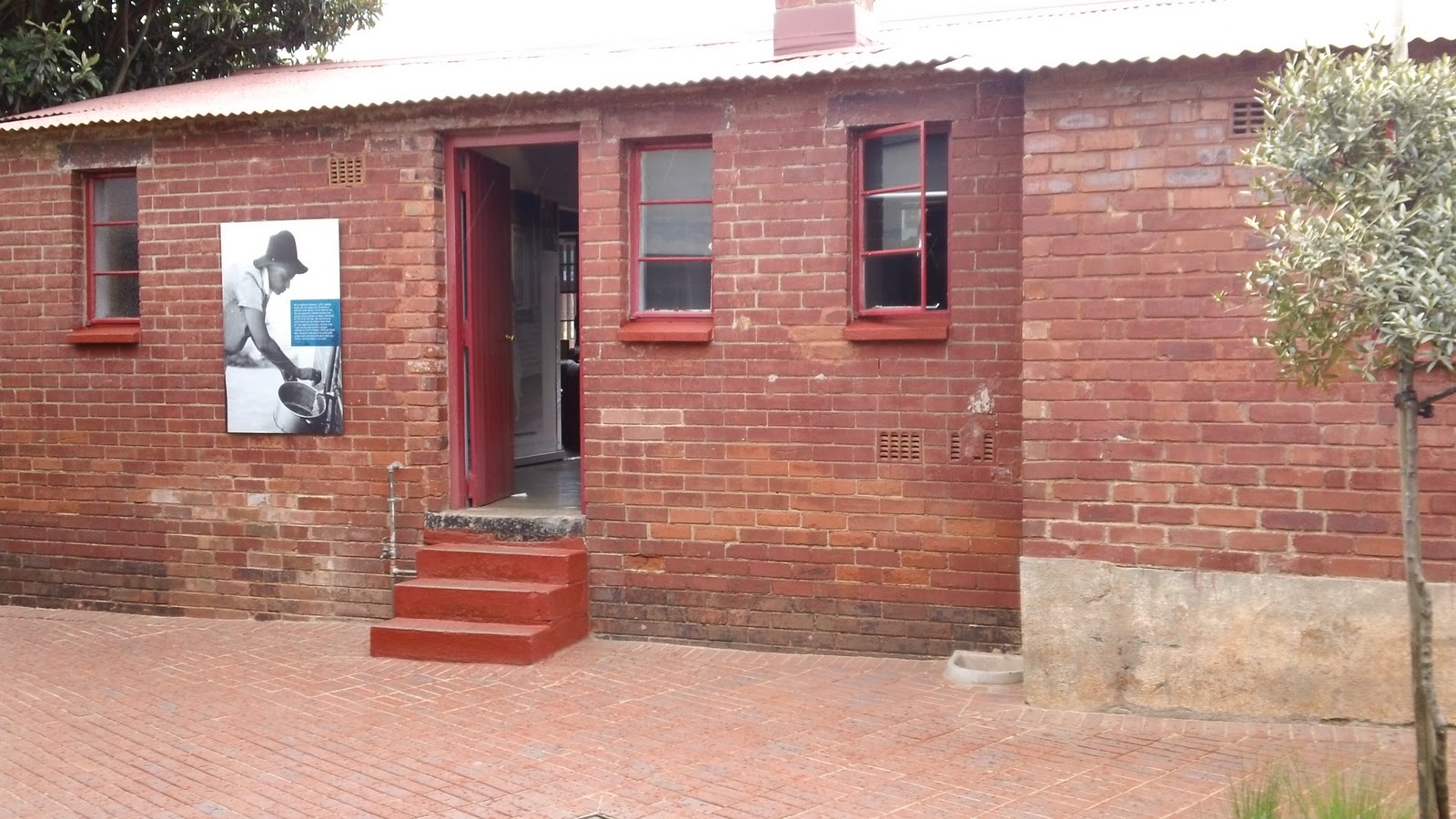 Tribute to Mandela. 1918 to 2013. Mandelas Houses. Simplistic design