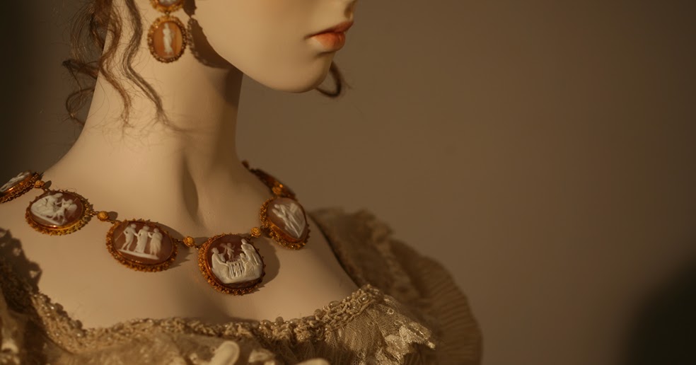 Mrs Bertin's Jewelry Box Napoleon and the Empire of Fashion Exhibition