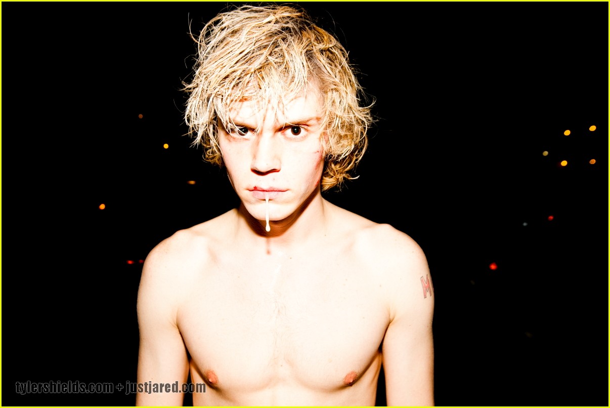 The Stars Come Out To Play: Evan Peters - Shirtless Photoshoot1206 x 806