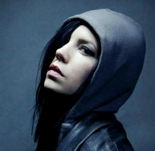 Artist on the rise Skylar Grey is releasing The Buried Sessions of Skylar 