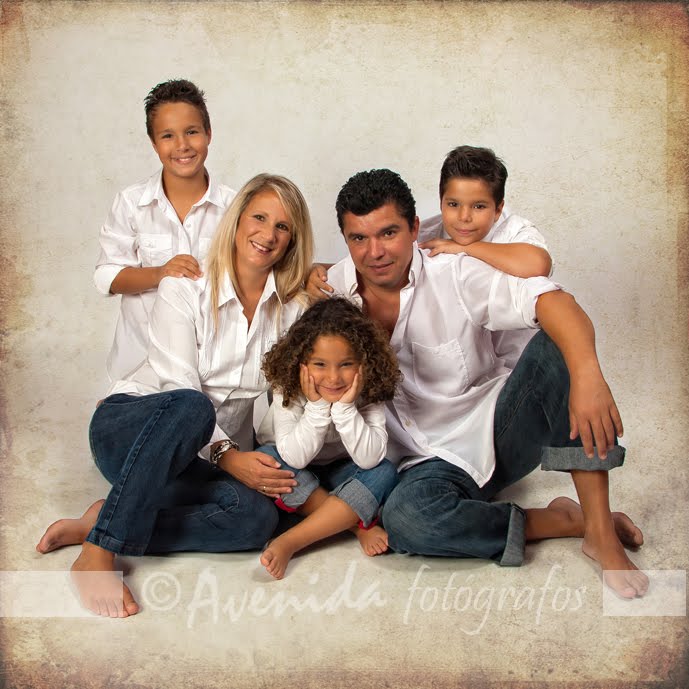 Lista 104+ Foto Sesion De Fotos Familia De 3 En Estudio Cena Hermosa