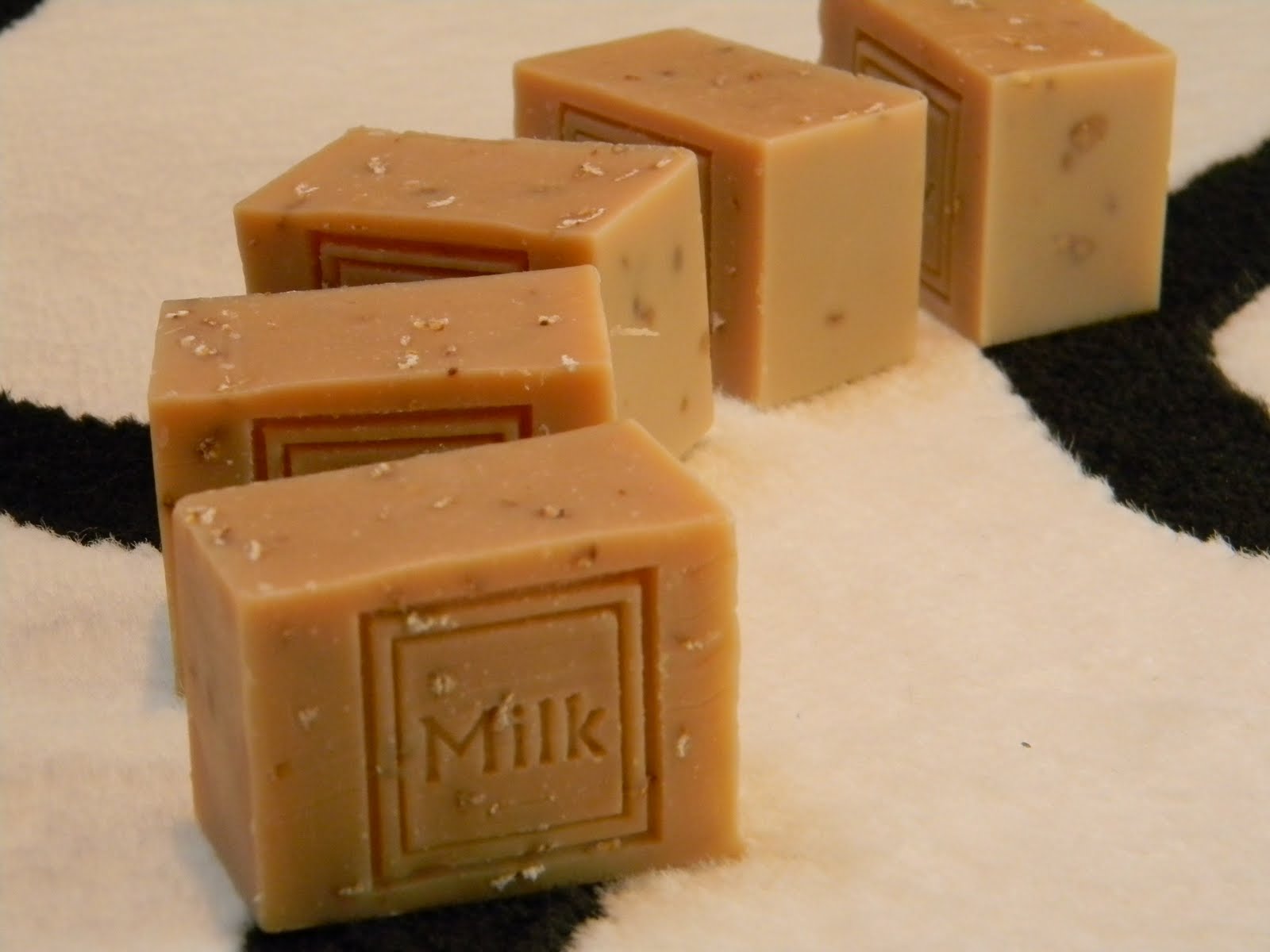 anita ♥ handmade Almond Oat Goat's Milk Soap