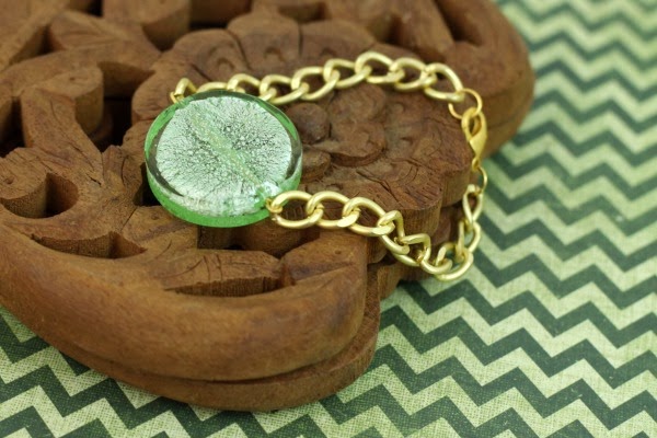 DIY Gold Chain & Green Glass Bead Bracelet pitterandglink.com