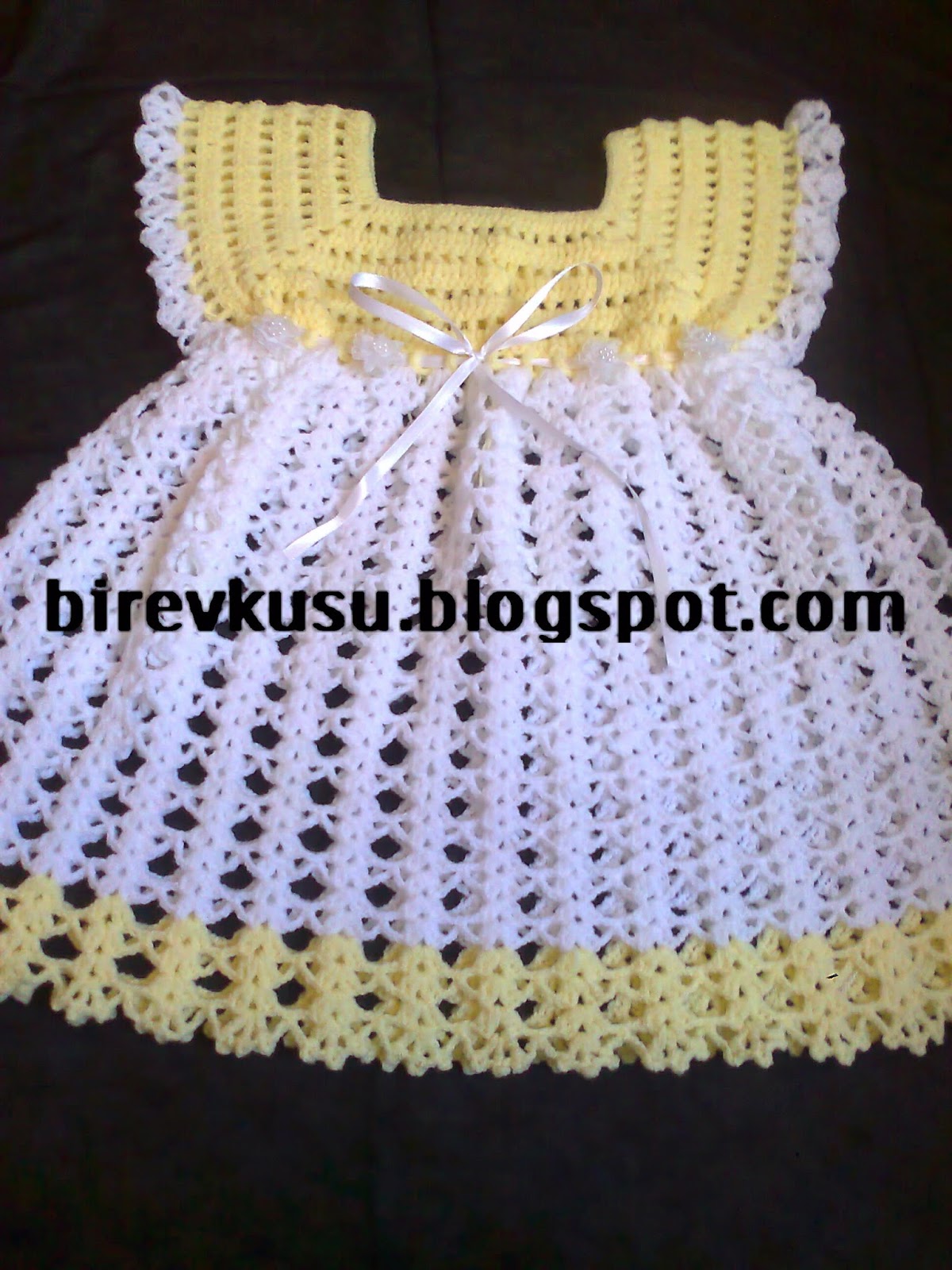 evkusu TIĞ İŞİ BEBEK ELBİSESİ; SARI ELBİSE)