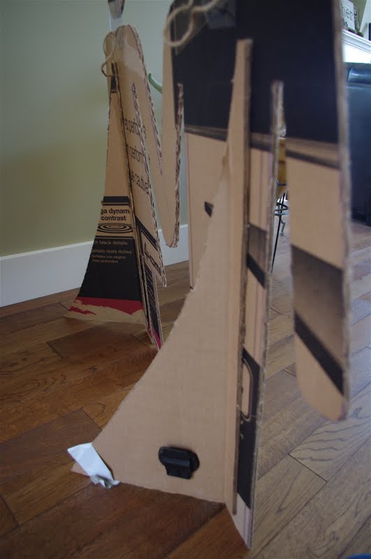 Creative "Try"als Make Props/Displays Out of Cardboard