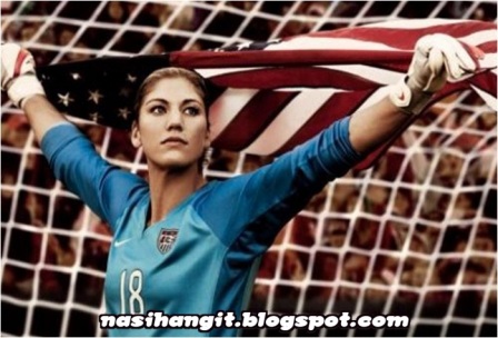 Artis Perempuan Bogel