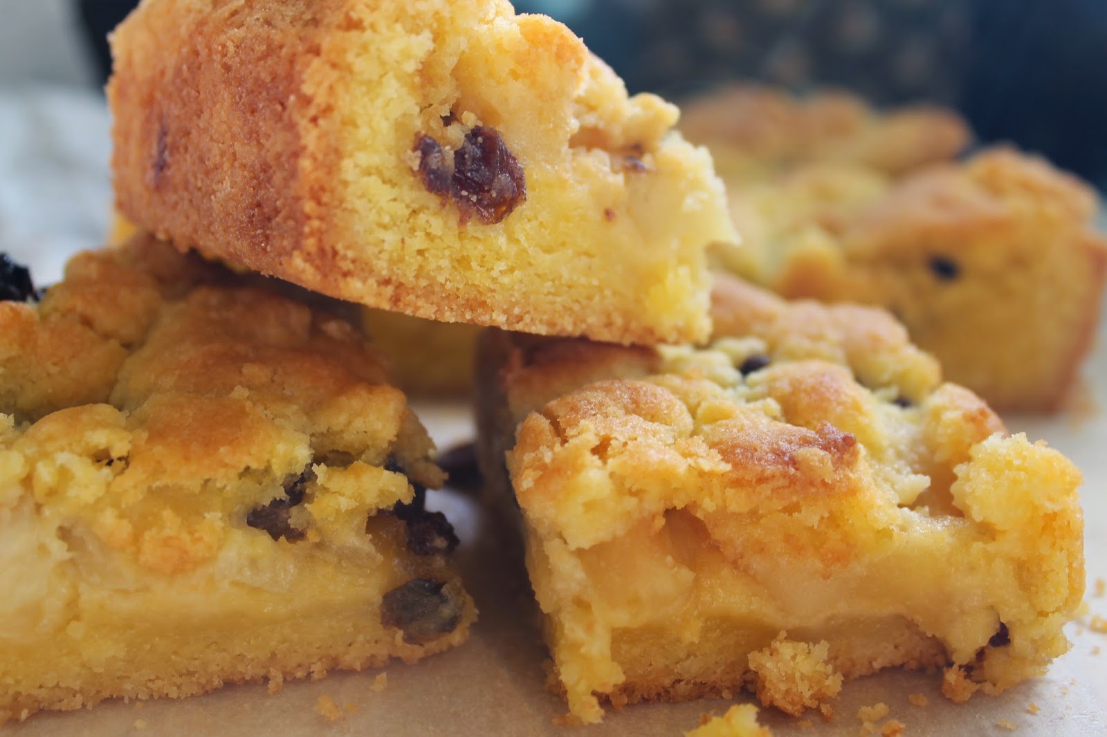 A little bit country Apple and sultana shortcake