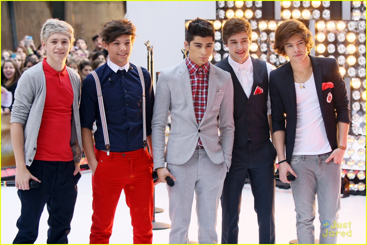 http://4.bp.blogspot.com/-780iL6SstBo/UELGzQtN1oI/AAAAAAAAAPM/CgvfYmHeX7Q/s1600/one-direction-today-show-03.jpg