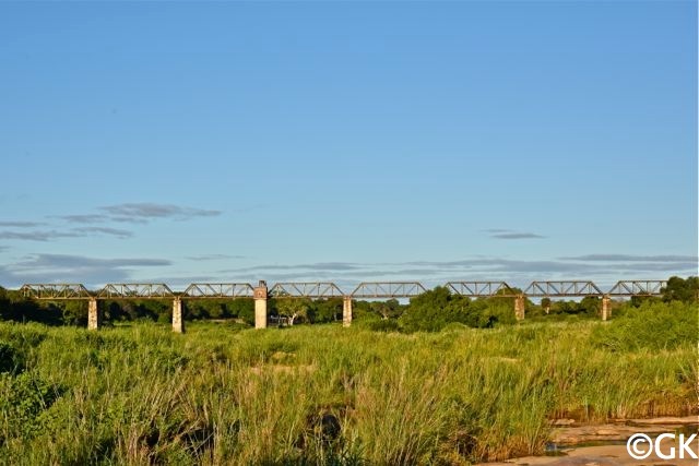 Stillgelegte Eisenbahnbrücke über den Sabie Fluß (Skukuza Camp)