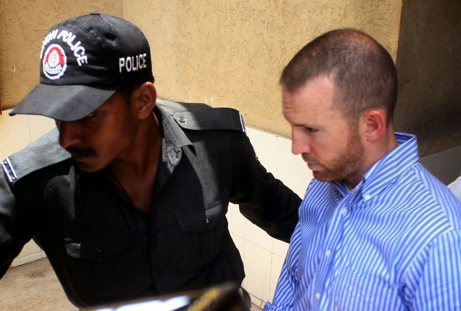 FBI agent arrested in Pakistan, sought to board flight while carrying