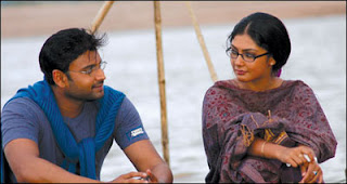 Kamalini Sumanth in Godavari Telugu movie Sekhar Kammula
