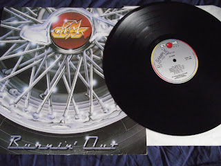 http://4.bp.blogspot.com/-7Amd5hvvcTg/T1NvaIOmzBI/AAAAAAAAA_A/hq2aSGTvJas/s320/new%2Brock%2Brecords%2B005.JPG