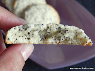 http://www.from-snuggs-kitchen.com/2013/08/lemon-poppy-seed-cookies.html