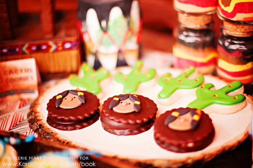 Adriana Gaspar e Marcela Castro Festa de índio!