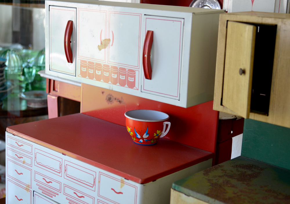 The Copycat Collector COLLECTION 204 Vintage Child's Kitchen