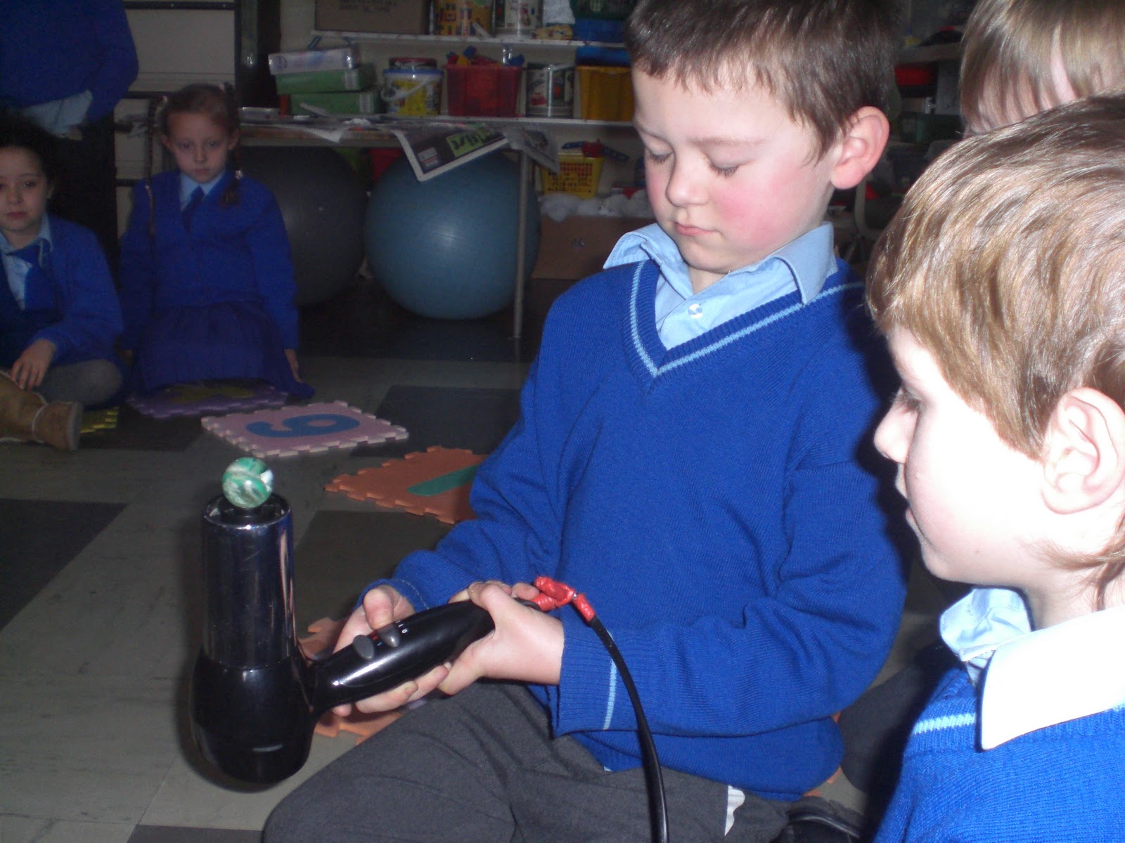 Science Projects Forces with a hair dryer