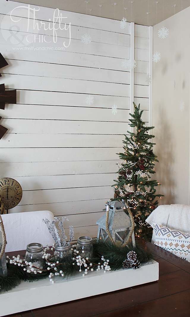 how to create a falling snowflake wonderland in any room of your house!