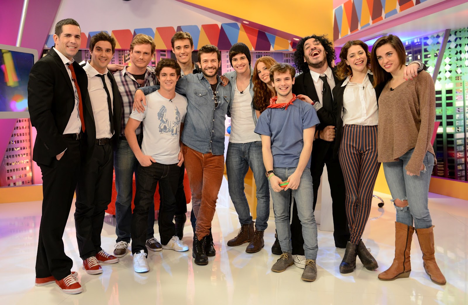 Fotos de todo el elenco de Violetta -1° y 2° temporada The+u-mix+show