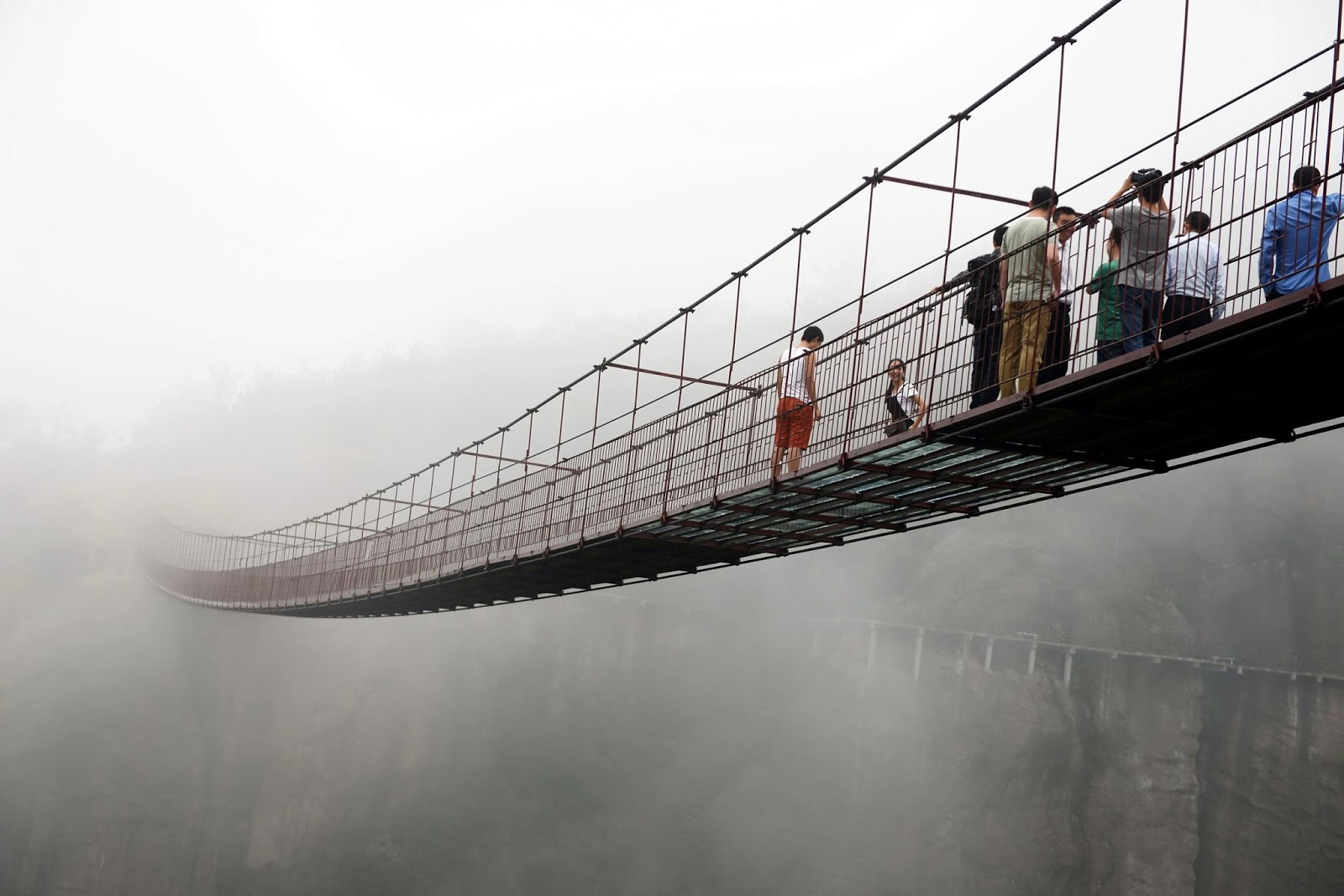 Glass Bridges VdudesV